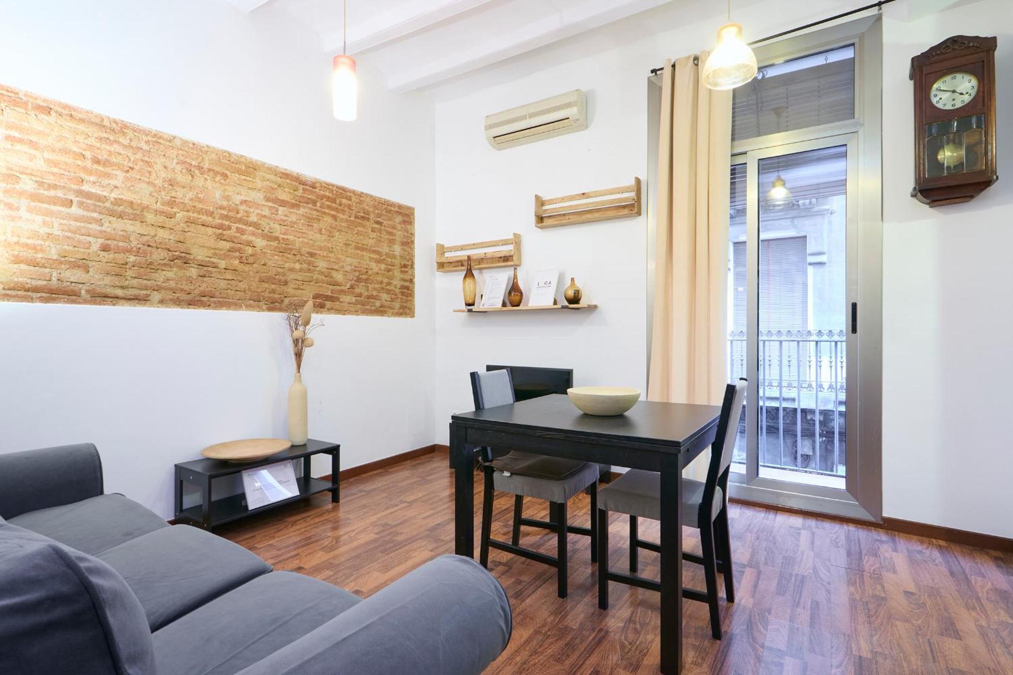 12gra1070 - Cozy Flat In The Heart Of Gracia! *